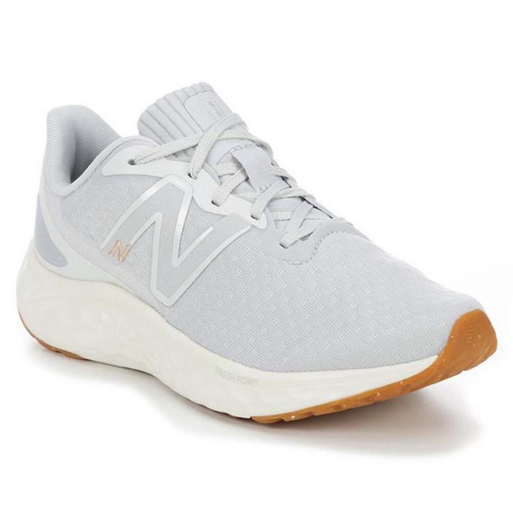New Balance NWOT Arishi V4 Running Shoes Light Gray and White Size 9.5